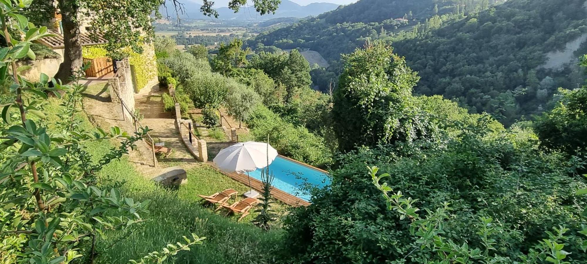 Borgo Cardaneto Bed and Breakfast Montone  Εξωτερικό φωτογραφία
